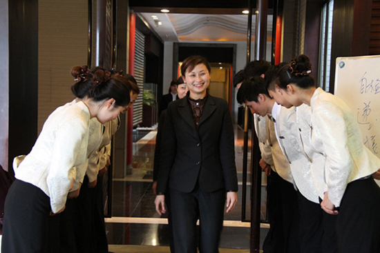 2015餐飲酒店服務(wù)禮儀與企業(yè)管理的融合之道